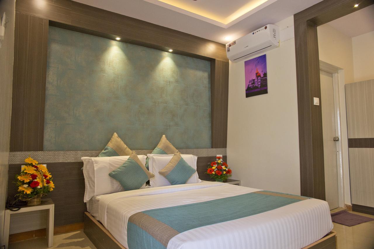 Hotel Aishwarya Le Royal à Mysore Extérieur photo