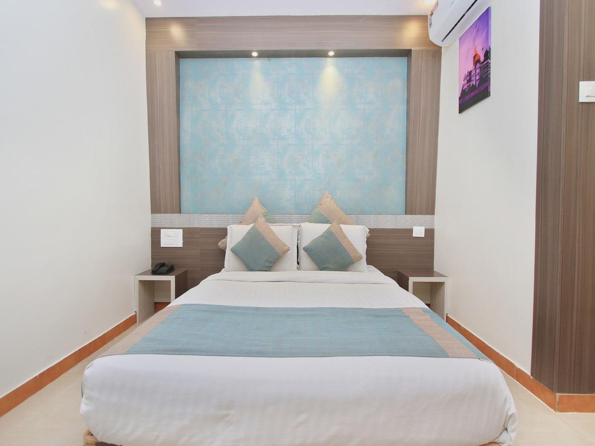 Hotel Aishwarya Le Royal à Mysore Extérieur photo