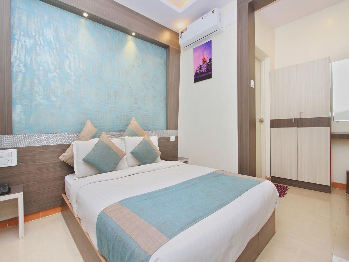 Hotel Aishwarya Le Royal à Mysore Extérieur photo