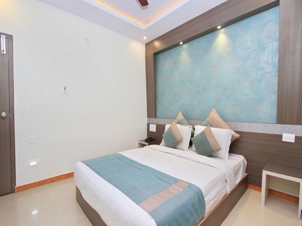 Hotel Aishwarya Le Royal à Mysore Extérieur photo