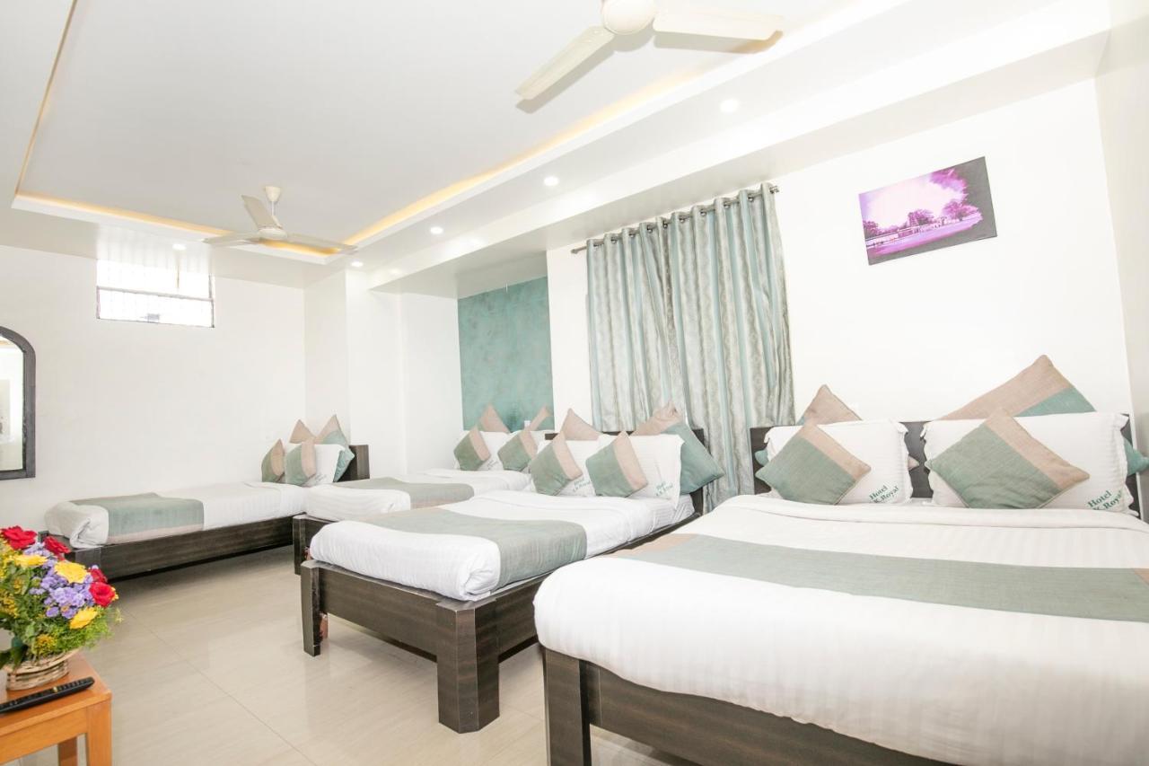 Hotel Aishwarya Le Royal à Mysore Extérieur photo